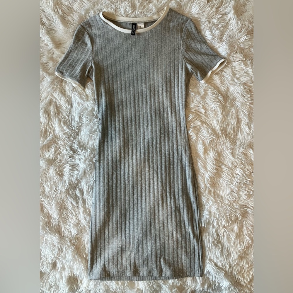 Gray Rib-Knit Bodycon Short Sleeve Dress Size 8